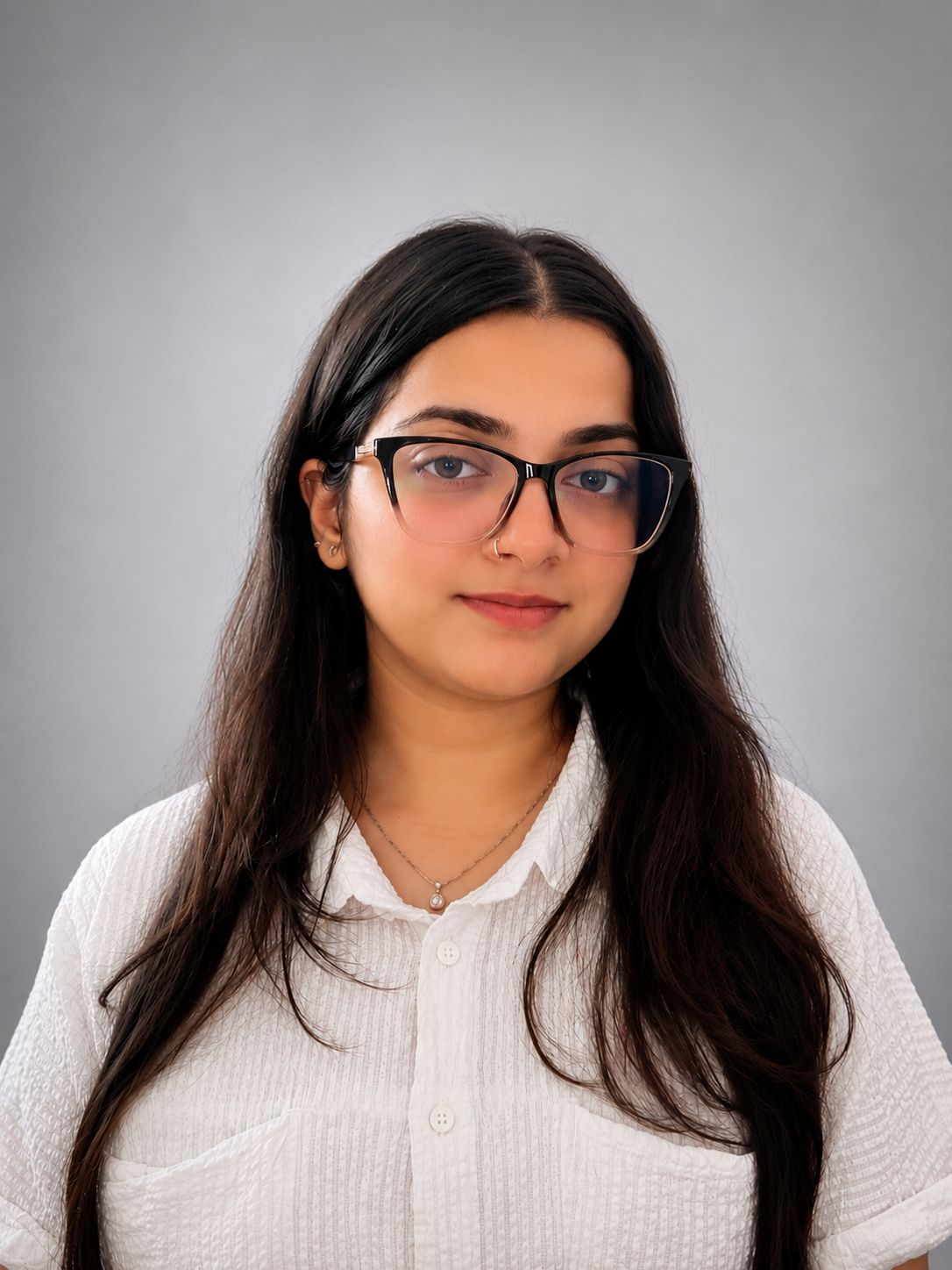 Portrait of Parampreet Kaur, Graphic & UI/UX Designer